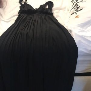 Maxi long black pleated dress